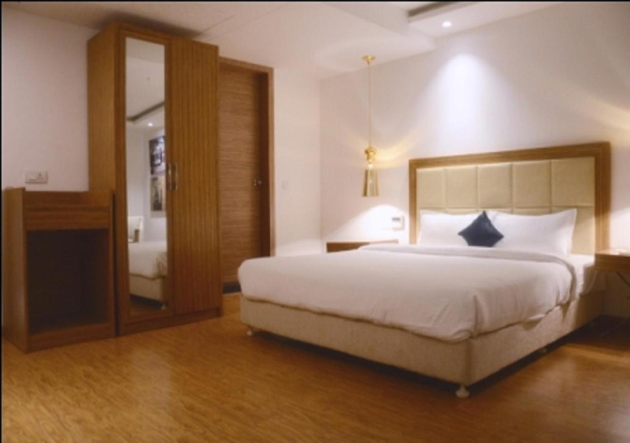 Hotel Amora - Rajnandgaon Raj Nandgaon Bagian luar foto