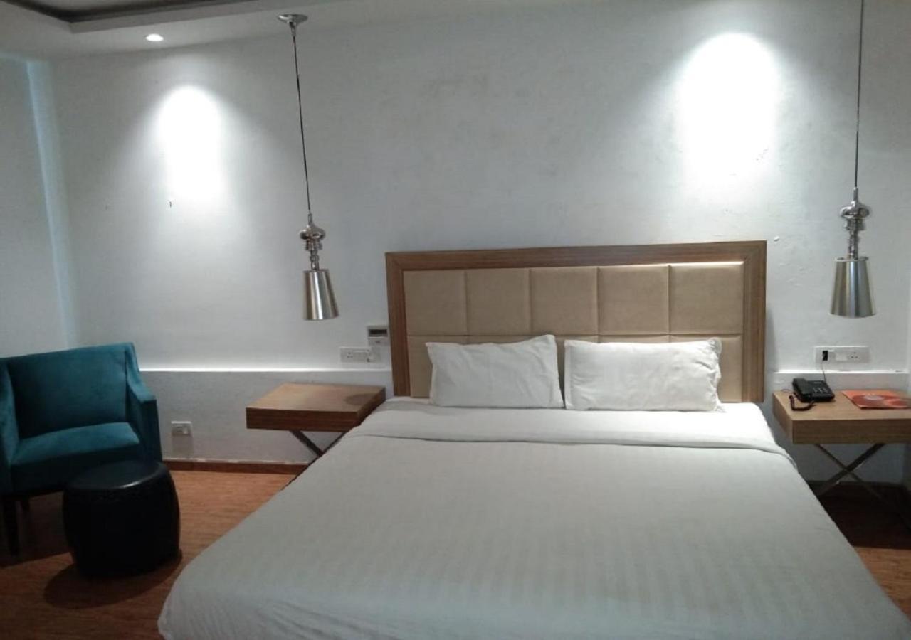 Hotel Amora - Rajnandgaon Raj Nandgaon Bagian luar foto