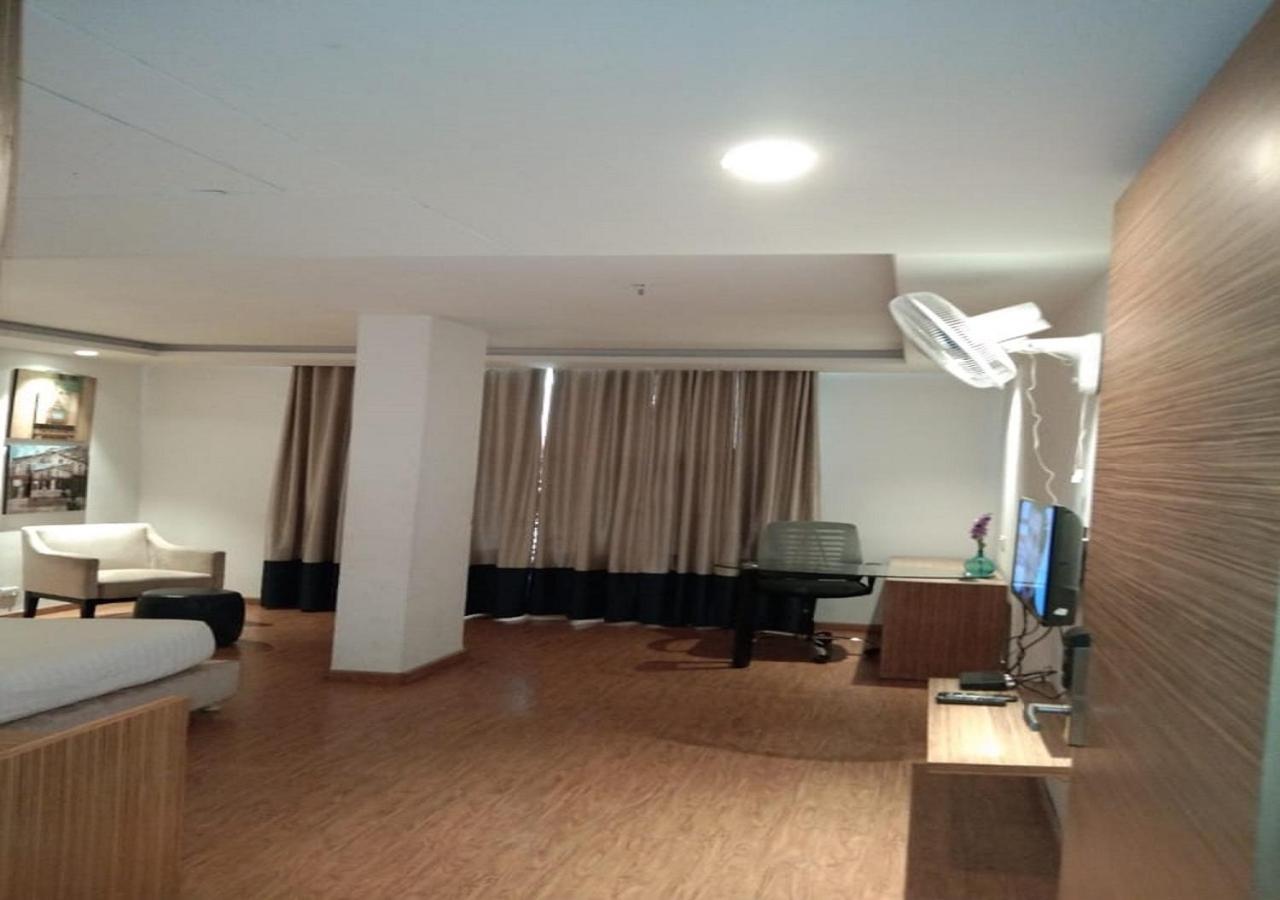 Hotel Amora - Rajnandgaon Raj Nandgaon Bagian luar foto