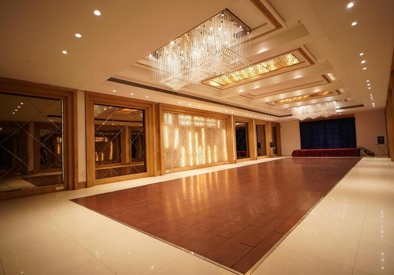 Hotel Amora - Rajnandgaon Raj Nandgaon Bagian luar foto