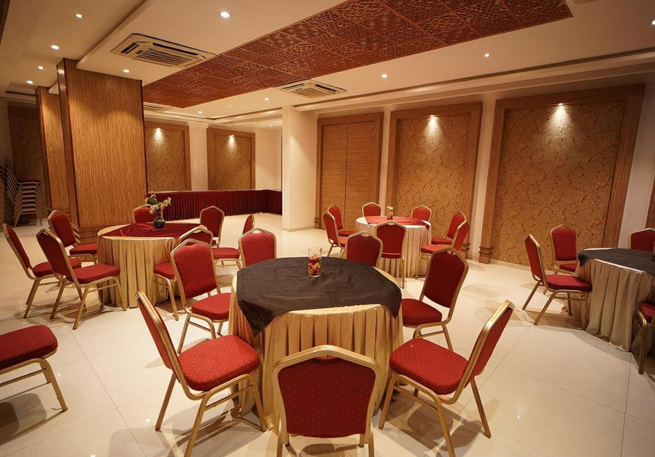 Hotel Amora - Rajnandgaon Raj Nandgaon Bagian luar foto