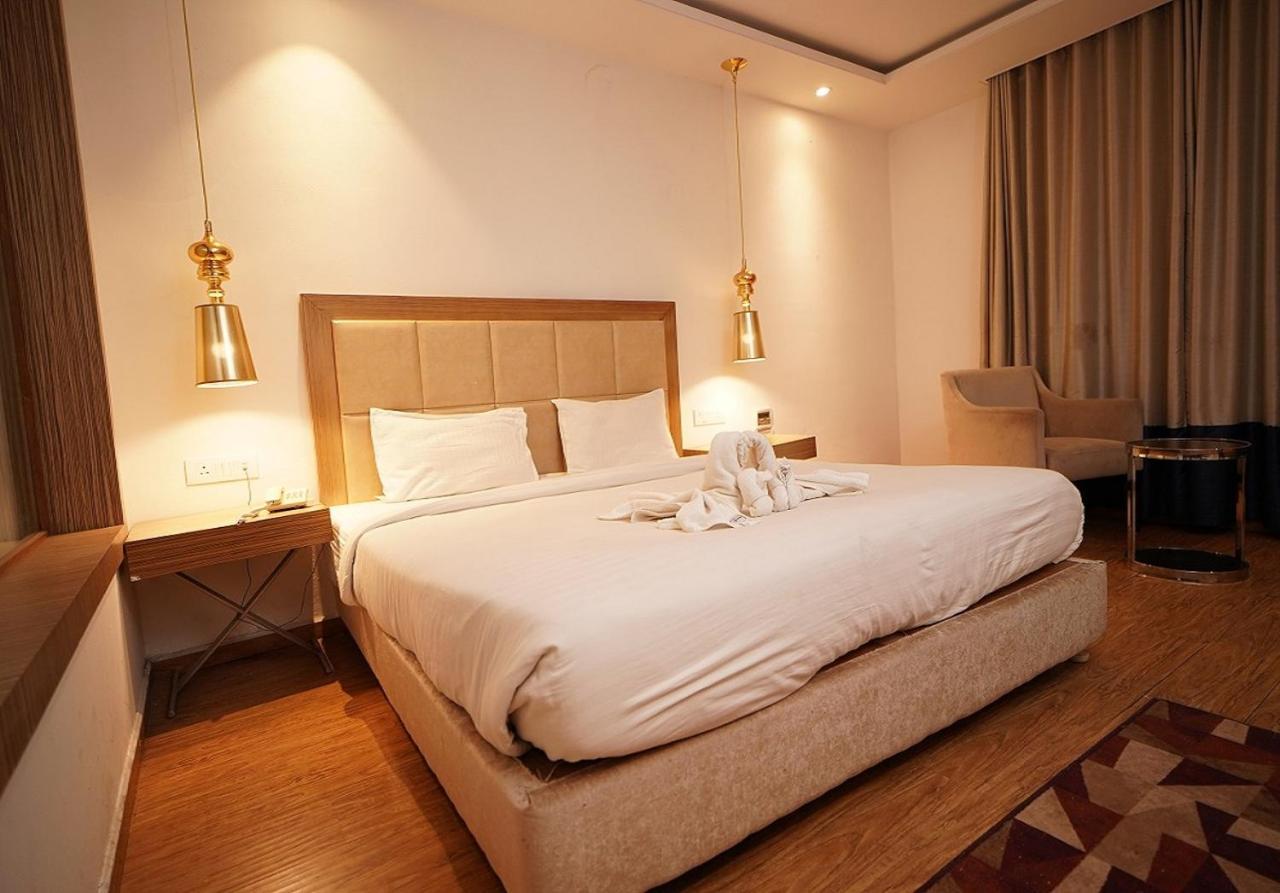 Hotel Amora - Rajnandgaon Raj Nandgaon Bagian luar foto