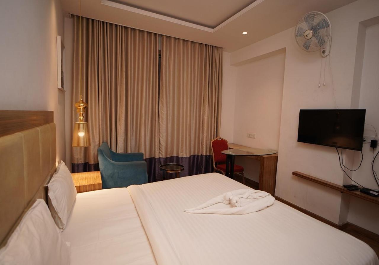 Hotel Amora - Rajnandgaon Raj Nandgaon Bagian luar foto