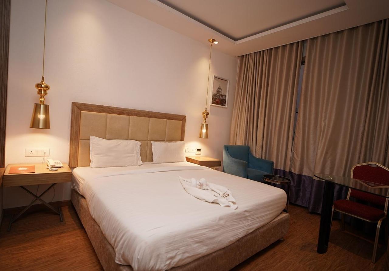 Hotel Amora - Rajnandgaon Raj Nandgaon Bagian luar foto
